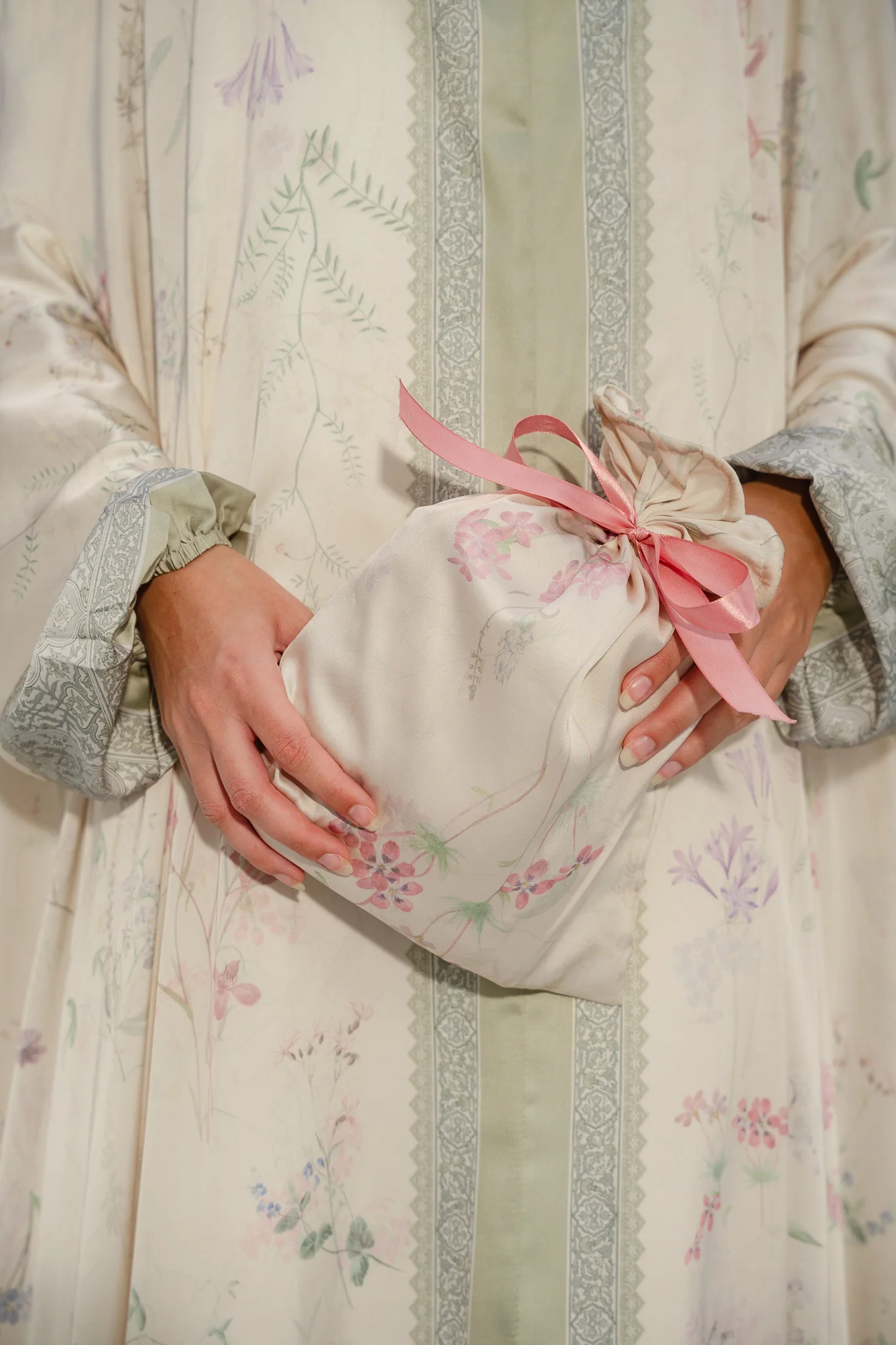 Fajr Premium Satin Prayer Gown - Image 12