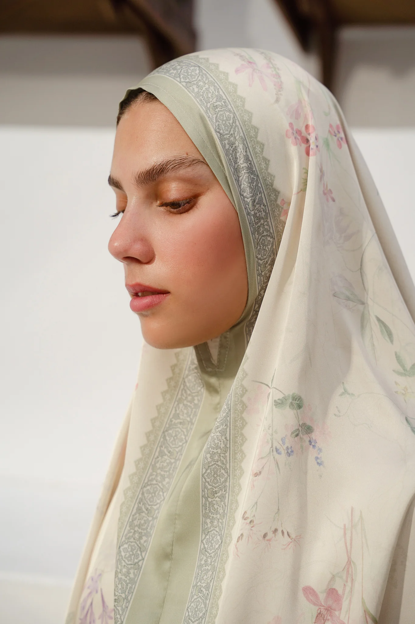 Fajr Premium Satin Prayer Gown - Image 3