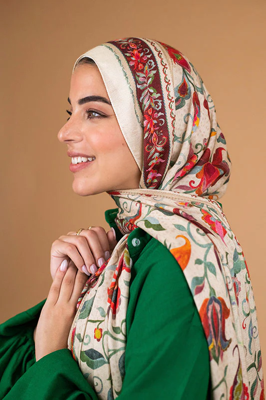 Graceful Passion in Modal - Image 10