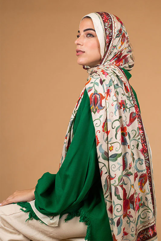 Graceful Passion in Modal - Image 17