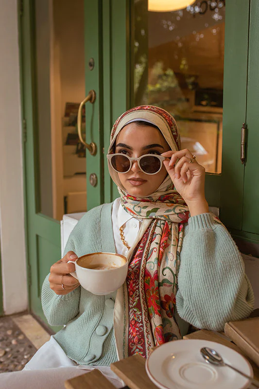 Graceful Passion in Modal - Image 18