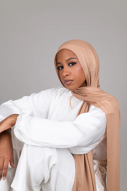 Hazel Elegance - Image 3