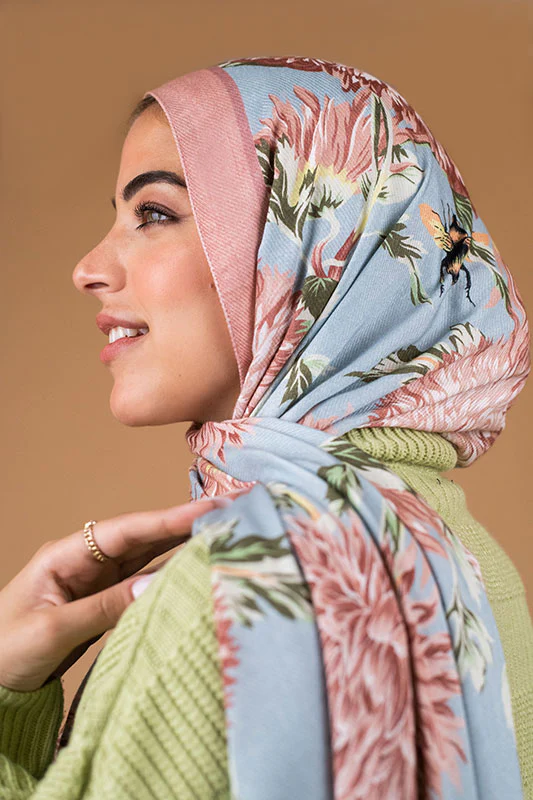 Honey Blooms in Modal - Image 12