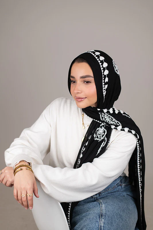 Love Me Noir - Image 5