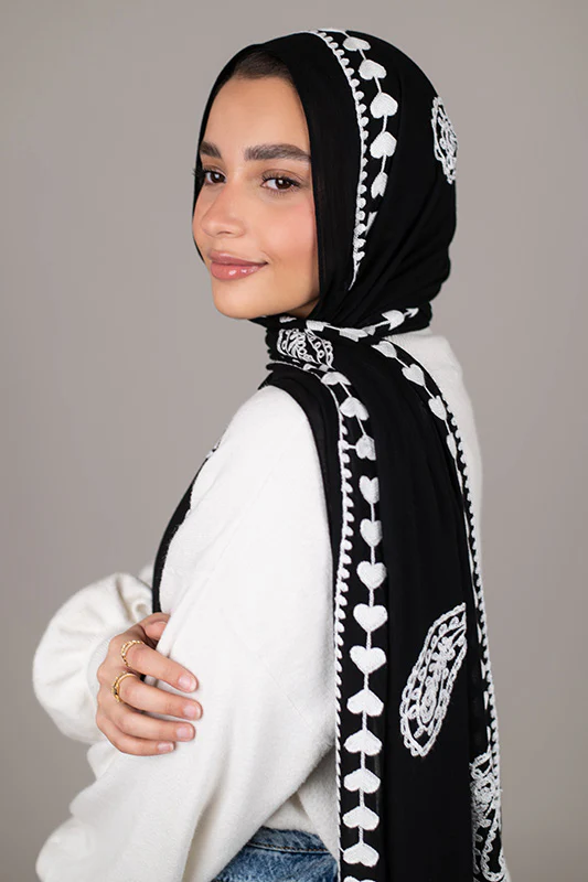 Love Me Noir - Image 6