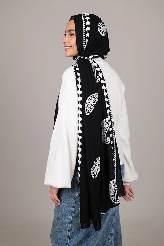 Love Me Noir - Image 9