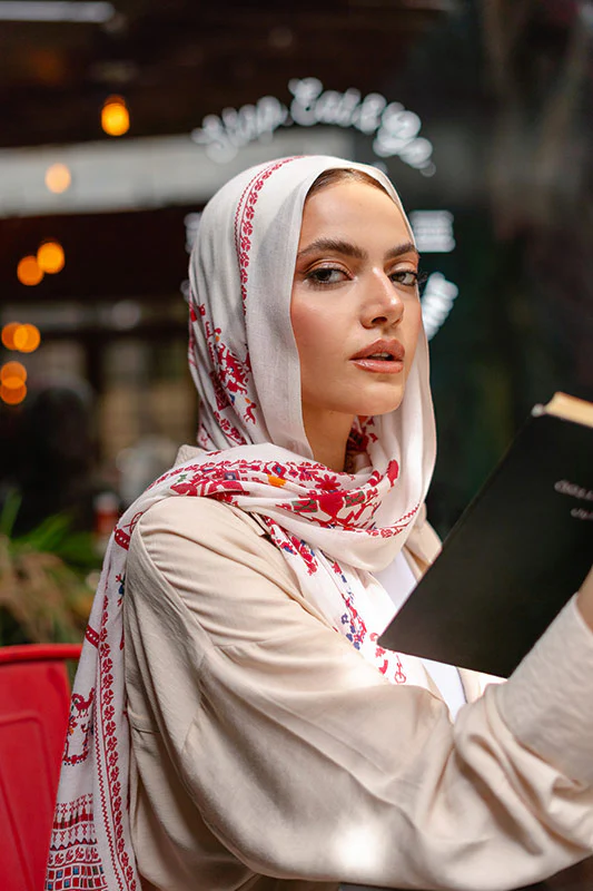 Persian Queen - Image 12